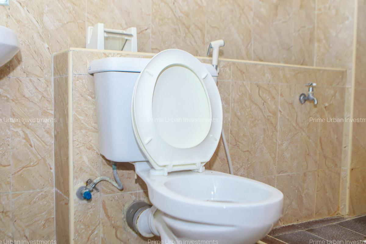 Serviced 3 Bed Apartment with En Suite in Nyali Area - 16