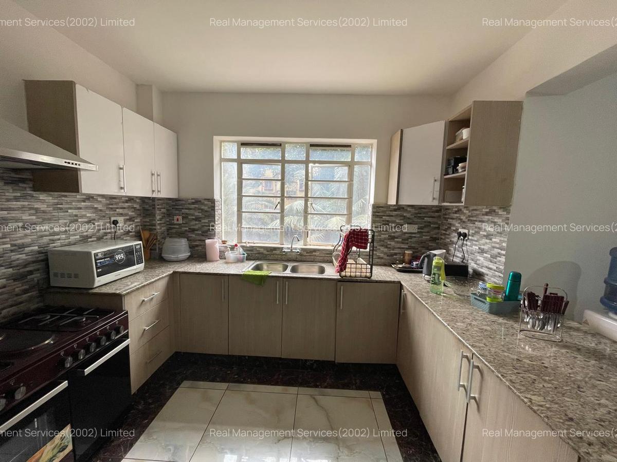 3 Bed Apartment with En Suite at 1St Parklands - 4