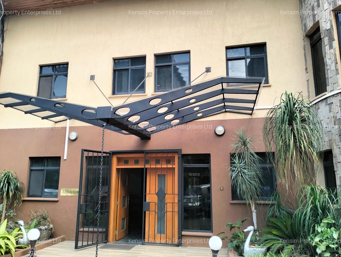 5 Bed Townhouse with En Suite in Kyuna - 2