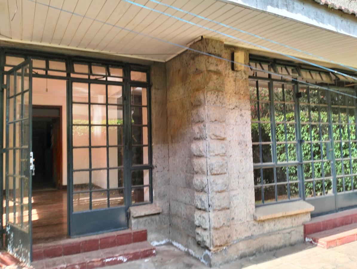 4 Bed Apartment with En Suite in Kilimani - 11