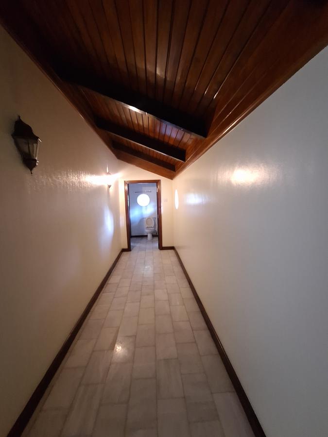 4 Bed House with En Suite in Lavington - 3