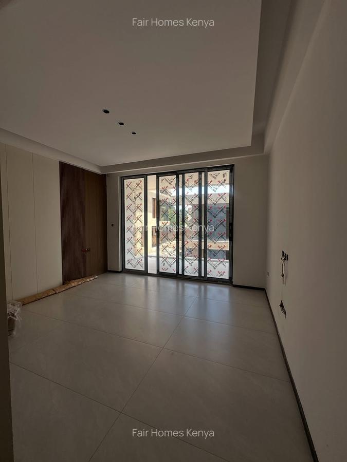 5 Bed Townhouse with En Suite at Lavington Green - 20