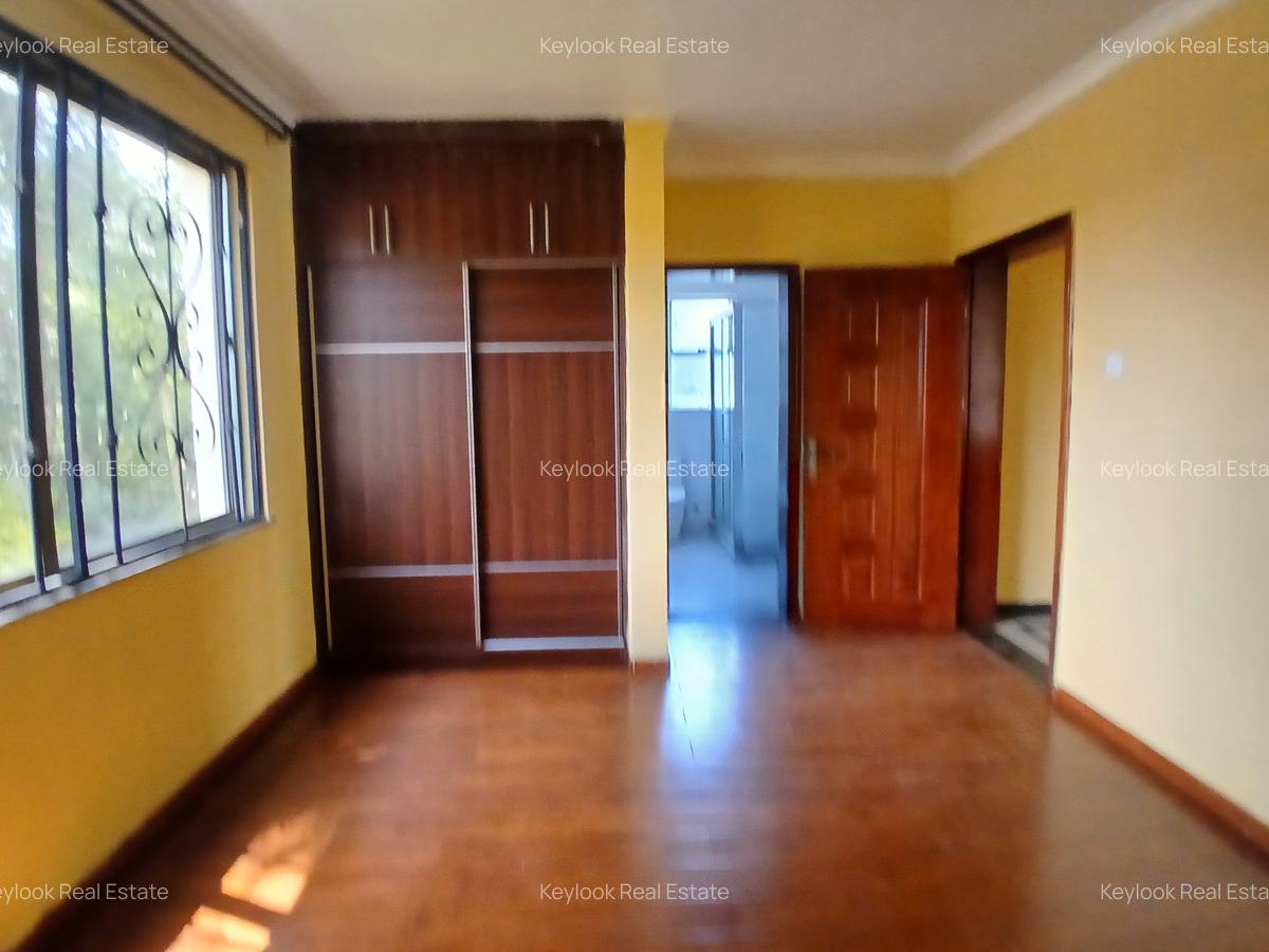 5 Bed Townhouse with En Suite at Lavington - 9