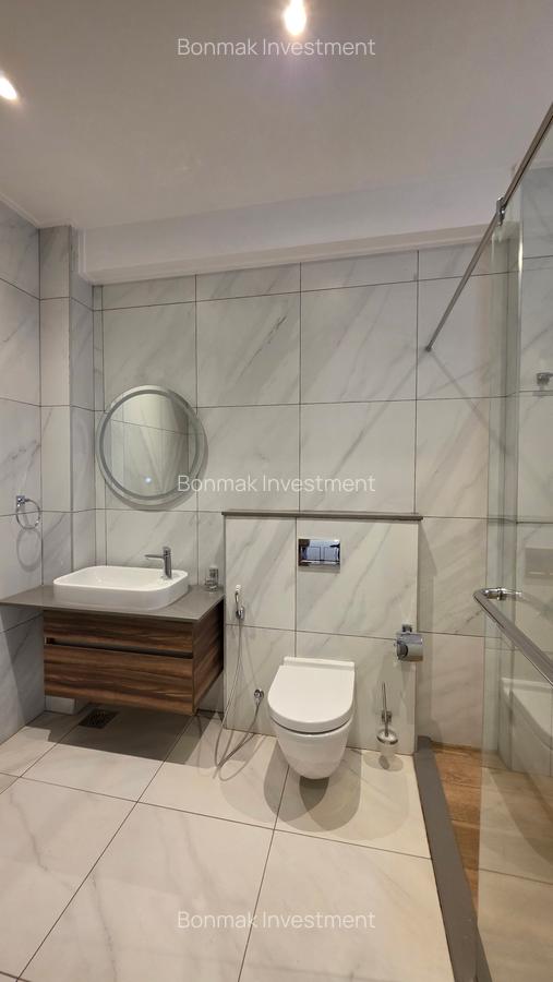 4 Bed Apartment with En Suite at Riverside Drive. - 13