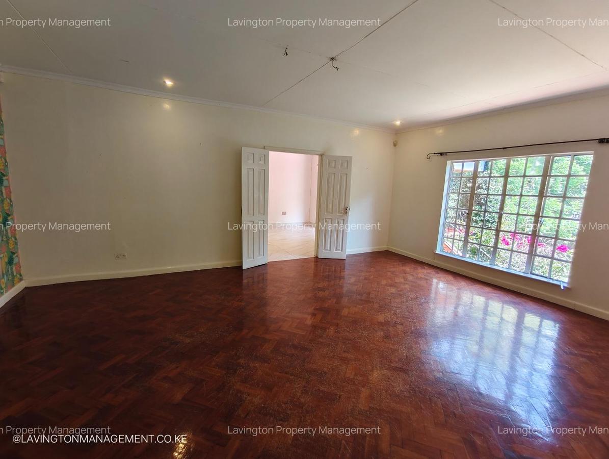 4 Bed House with En Suite at Lavington Green - 11