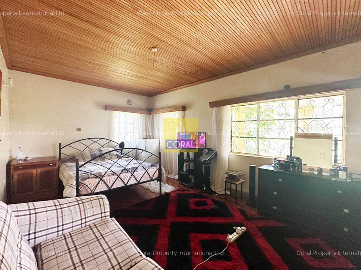 5 Bed House in Ridgeways - 9