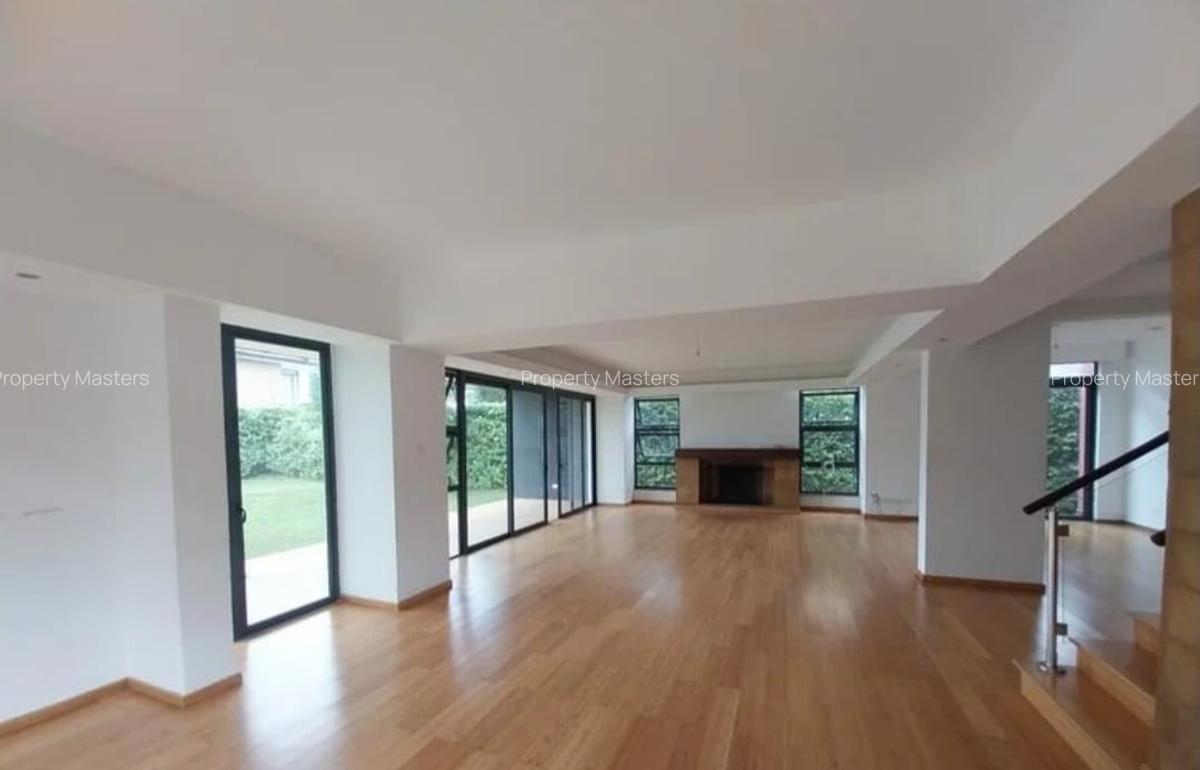 4 Bed Villa with En Suite at Garden Estate Road - 8