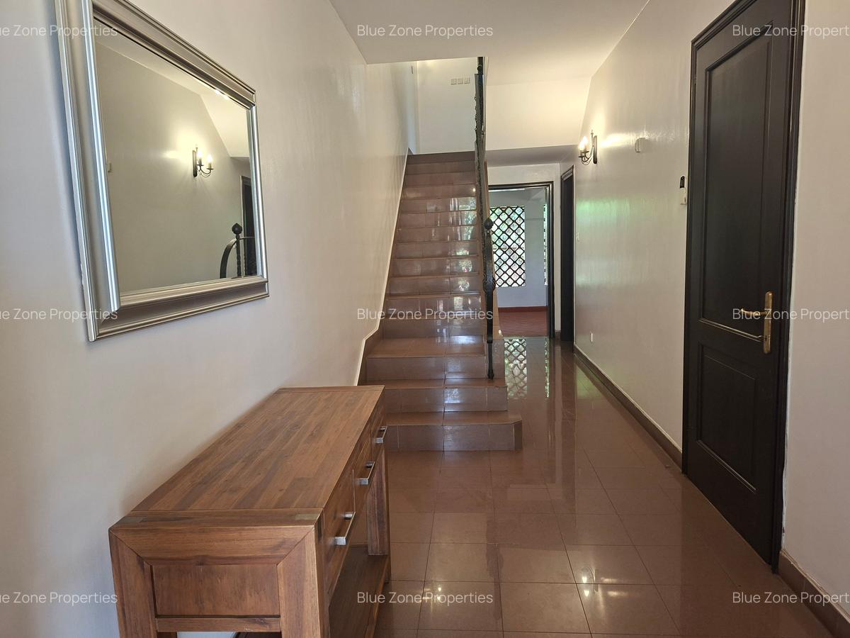 3 Bed Townhouse with En Suite at Near Westlands - 6