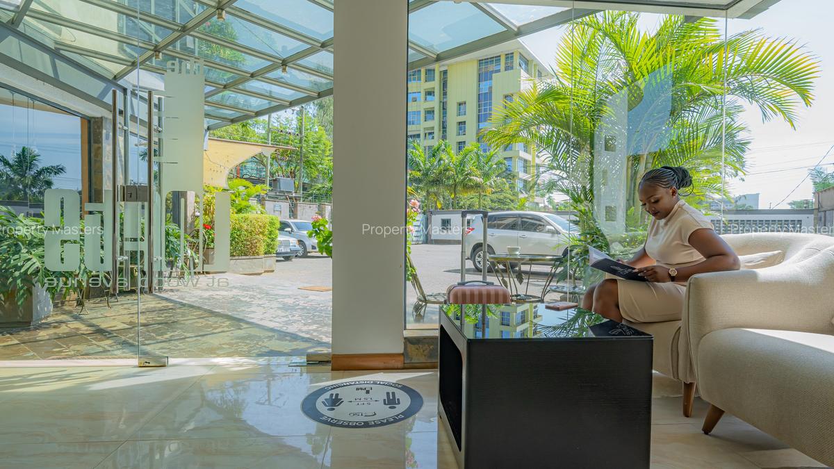 Serviced 1 Bed Apartment with En Suite at Wood Avenue - 7