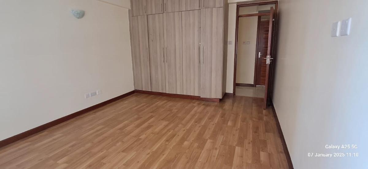 3 Bed Apartment with En Suite at 2Nd Ave Parklands - 10