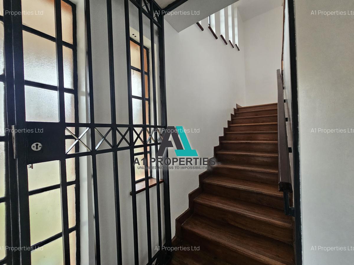 4 Bed Townhouse with En Suite in Lavington - 17