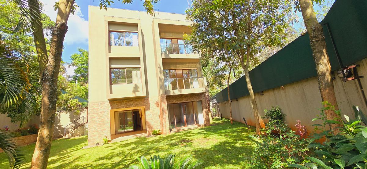 5 Bed Townhouse with En Suite at Convent Drive - 2