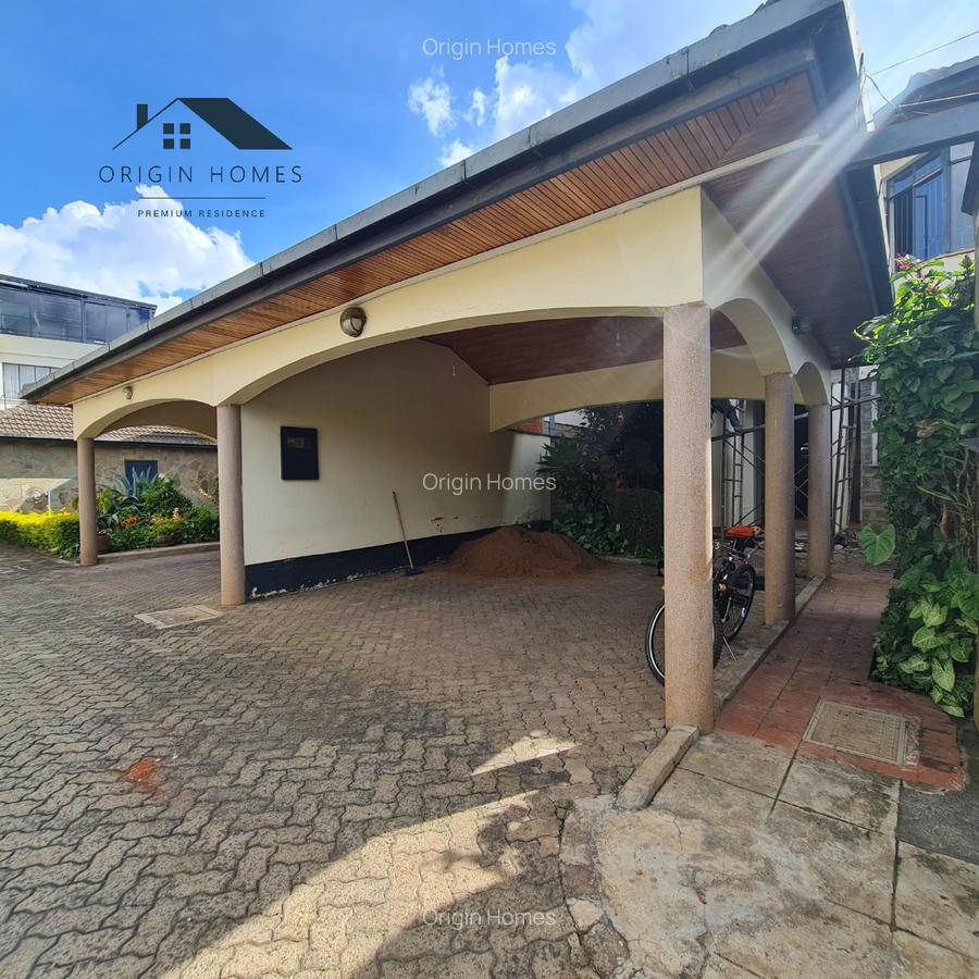 4 Bed Townhouse with En Suite at Lavington - 4