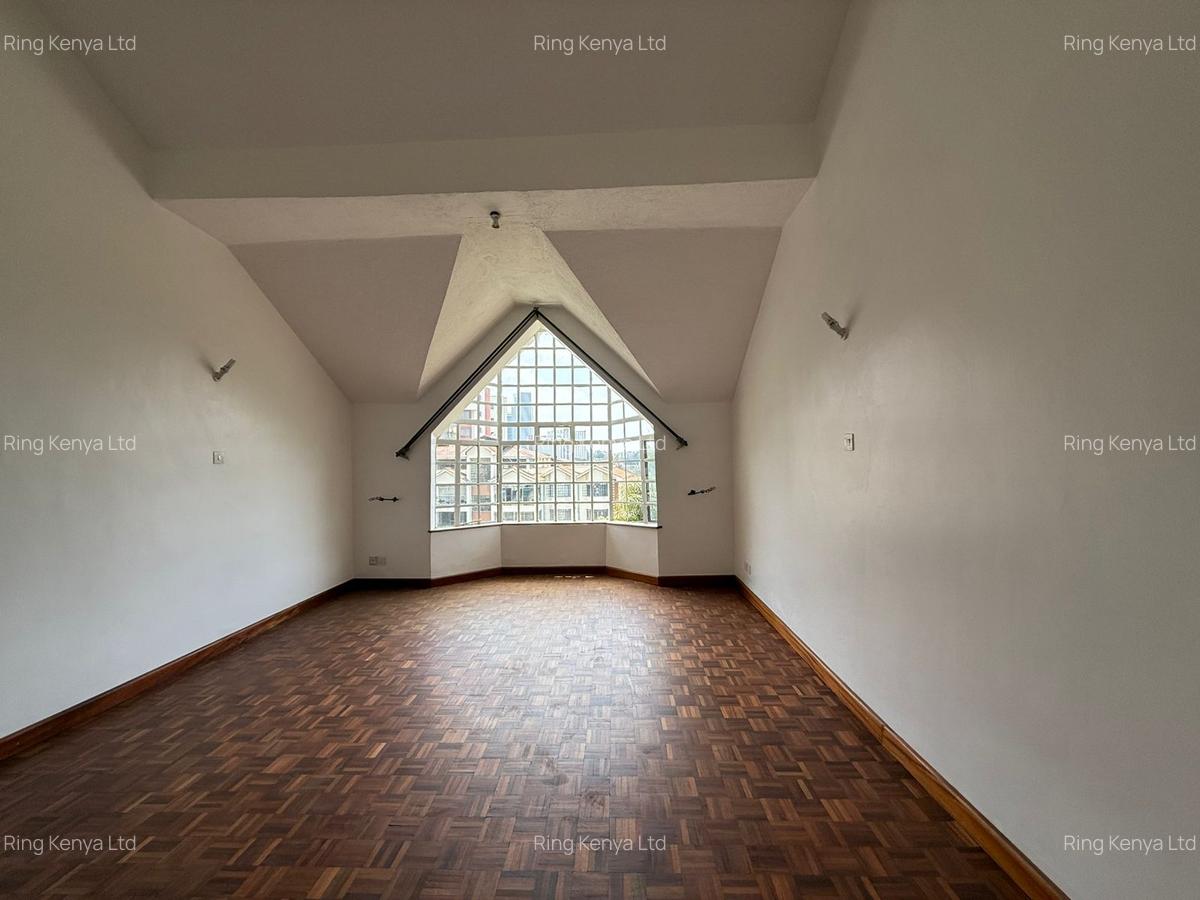 5 Bed Apartment with En Suite in Kileleshwa - 12