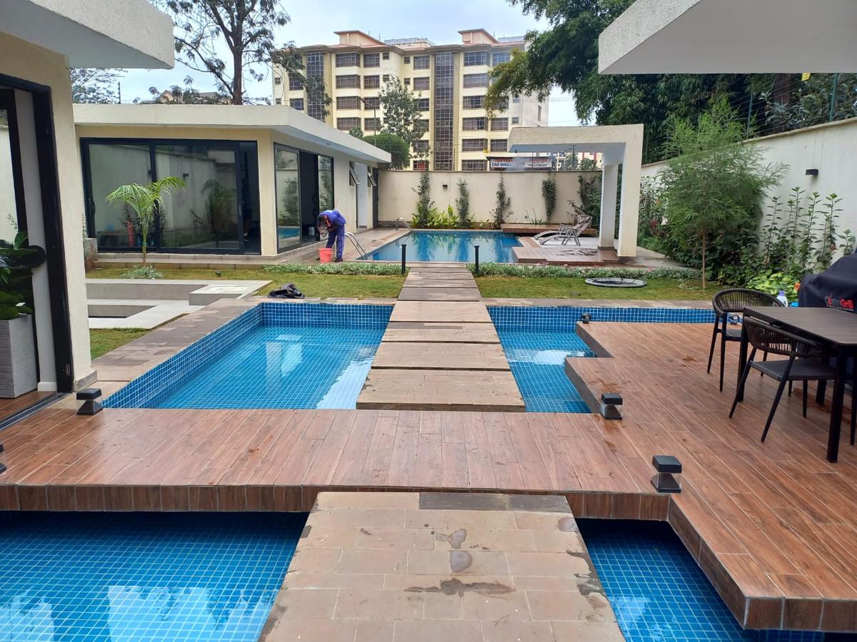 2 Bed Apartment with En Suite at Lavington - 11