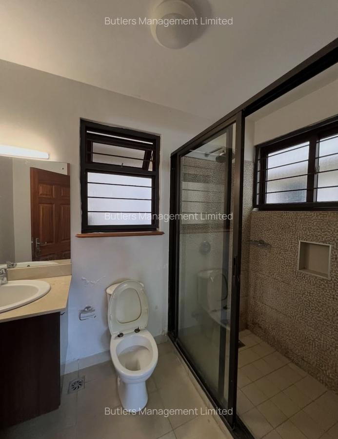 5 Bed Townhouse with En Suite in Lavington - 17