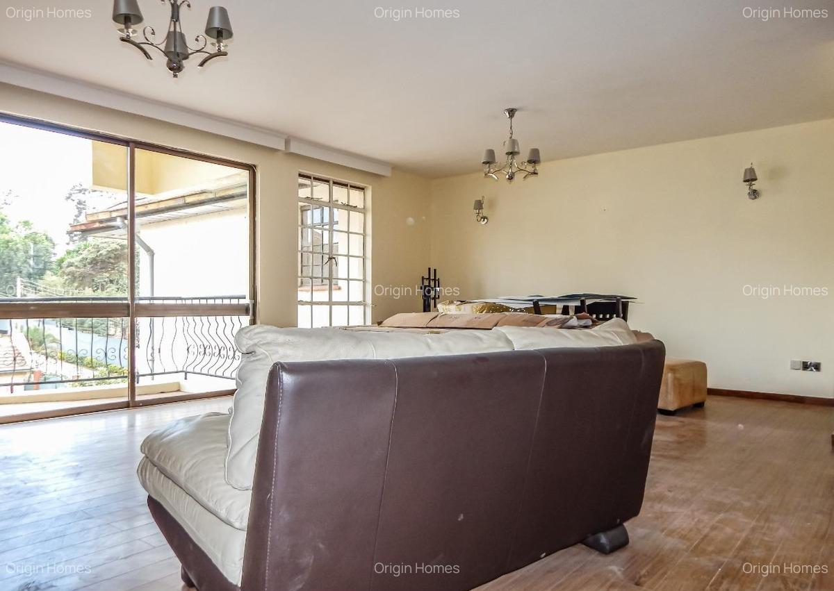 3 Bed Apartment with En Suite at Riverside Drive - 3