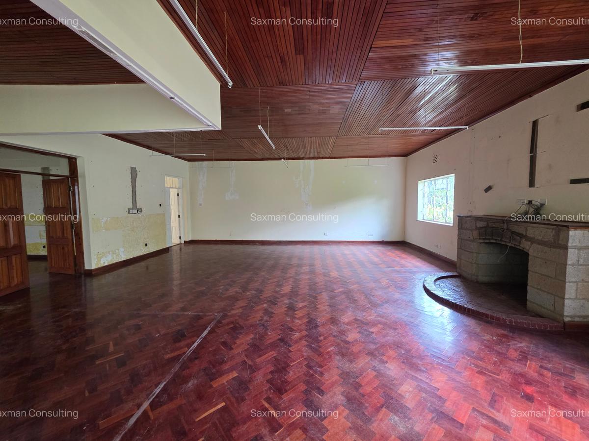 Office with Service Charge Included in Riverside - 2