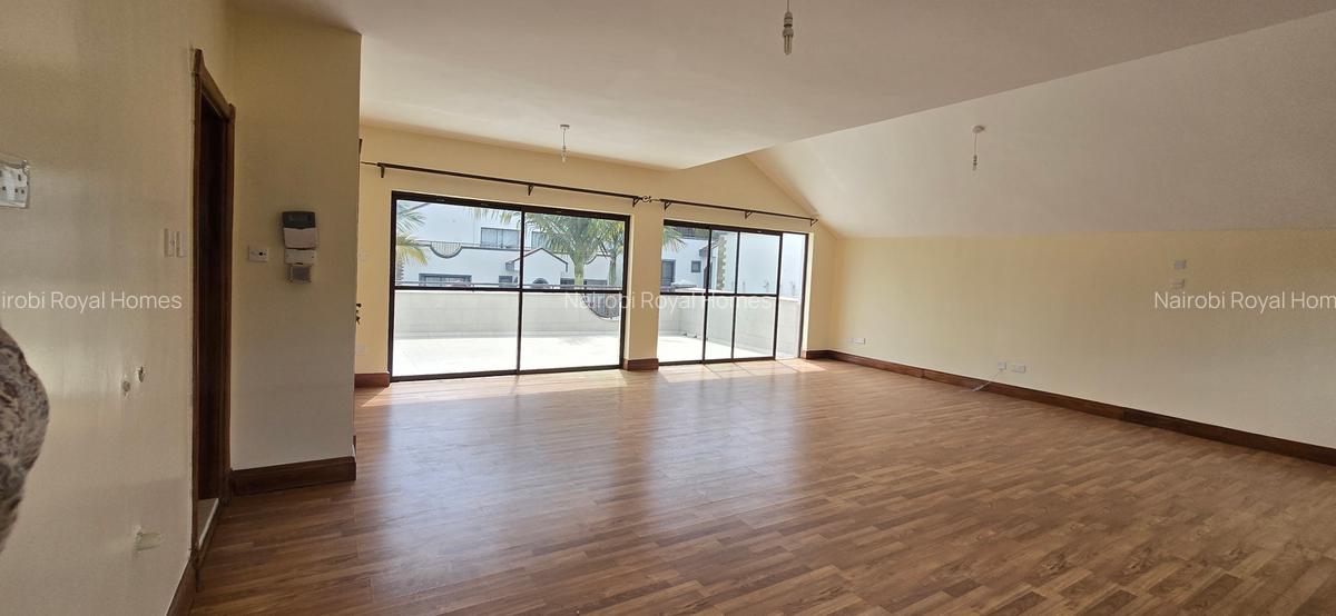 5 Bed Townhouse with En Suite at Grovelia Grove - 17