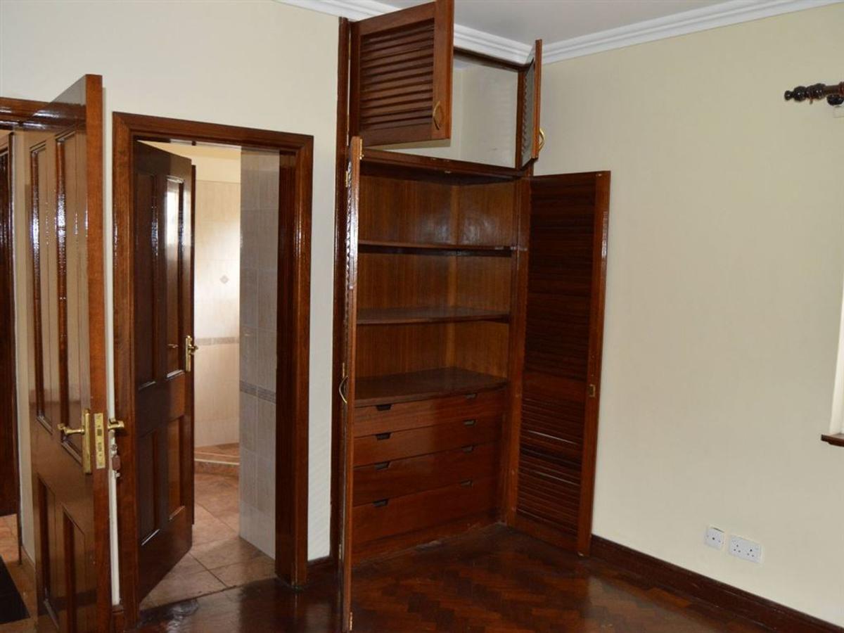 4 Bed Townhouse at Dennis Pritt/State House Road - 14