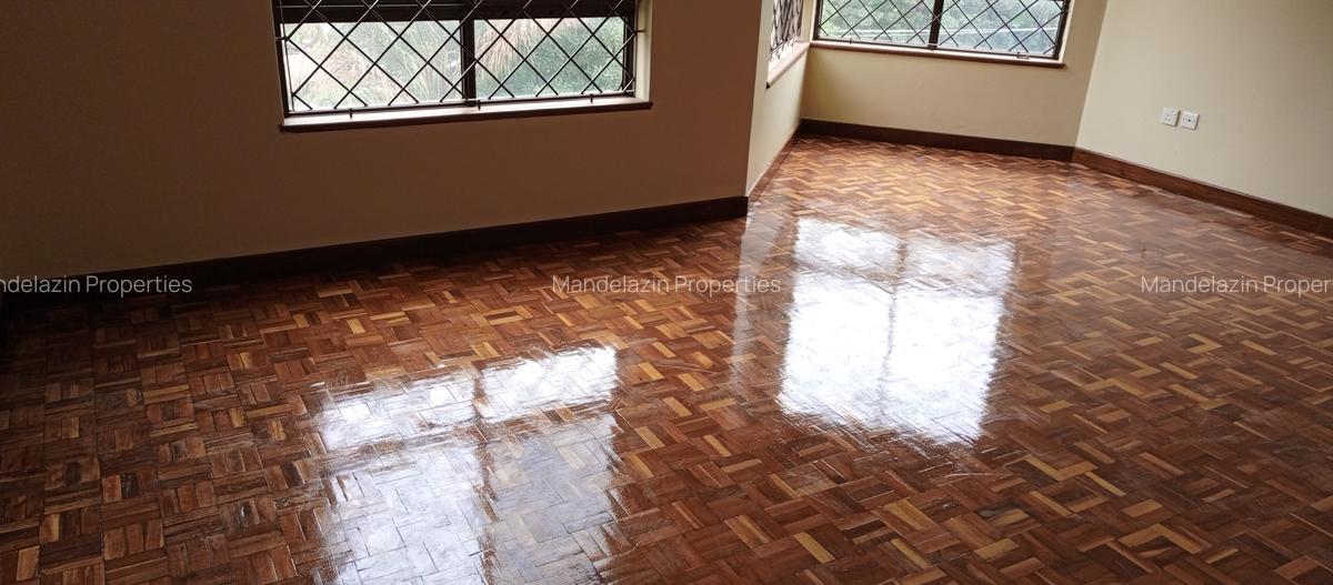 4 Bed Apartment with En Suite at Brookside Drive - 17