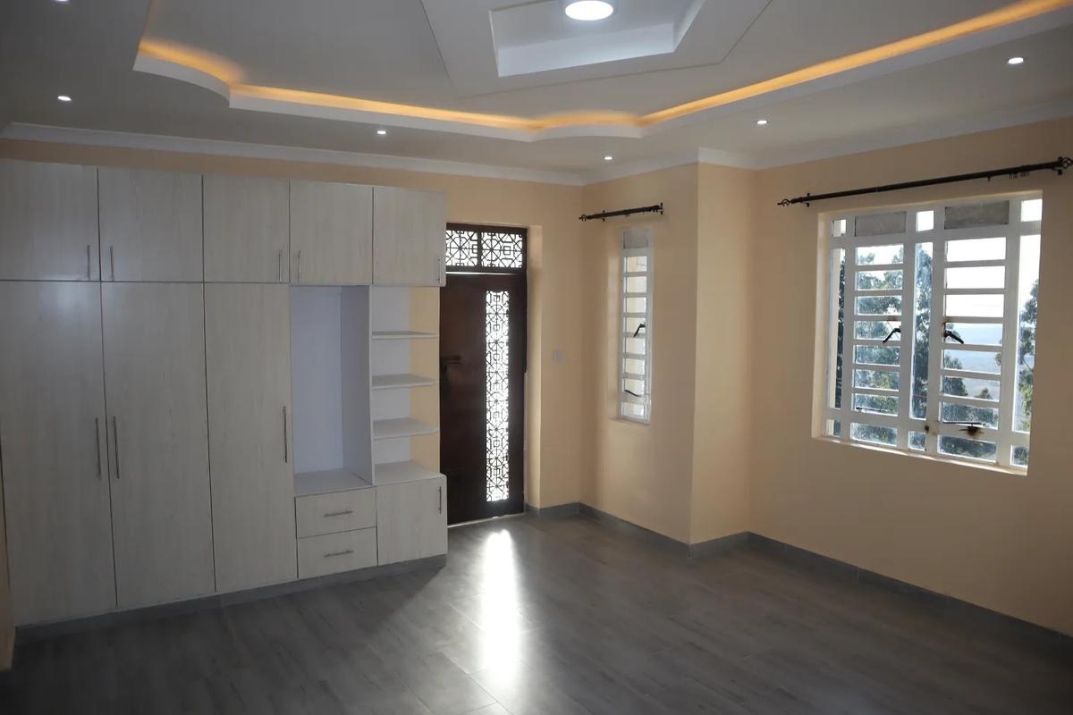 4 Bed House with En Suite in Ngong Road - 12