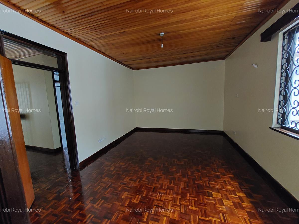 6 Bed Townhouse with En Suite at Algeyo 66 - 13