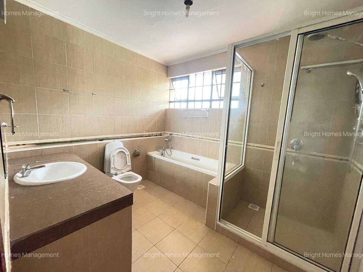 4 Bed Townhouse with En Suite in Lavington - 16