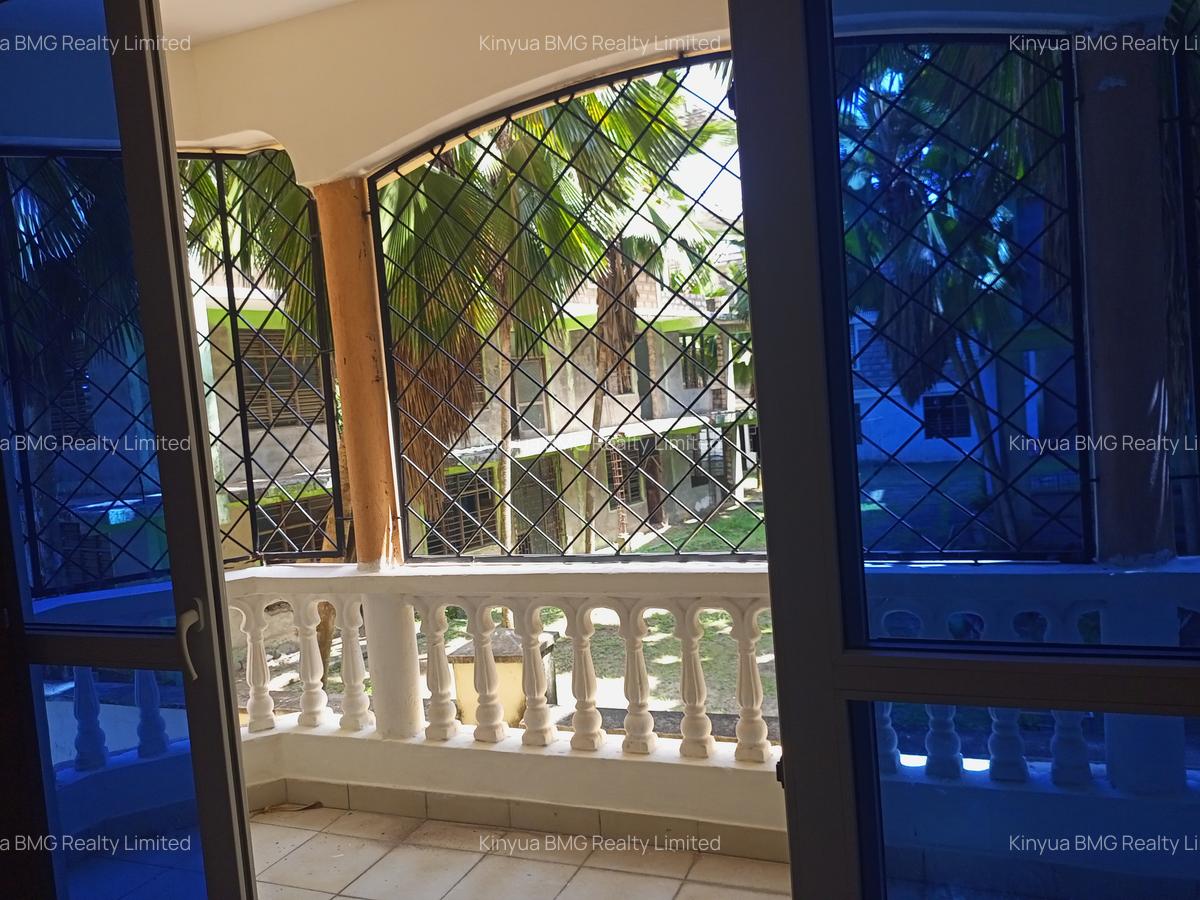 Serviced 3 Bed Apartment with En Suite at Beach Road - 11