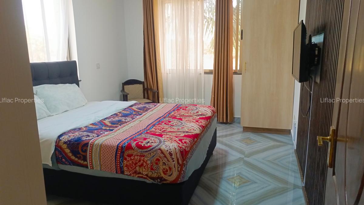 2 Bed Apartment with En Suite in Nyari - 12