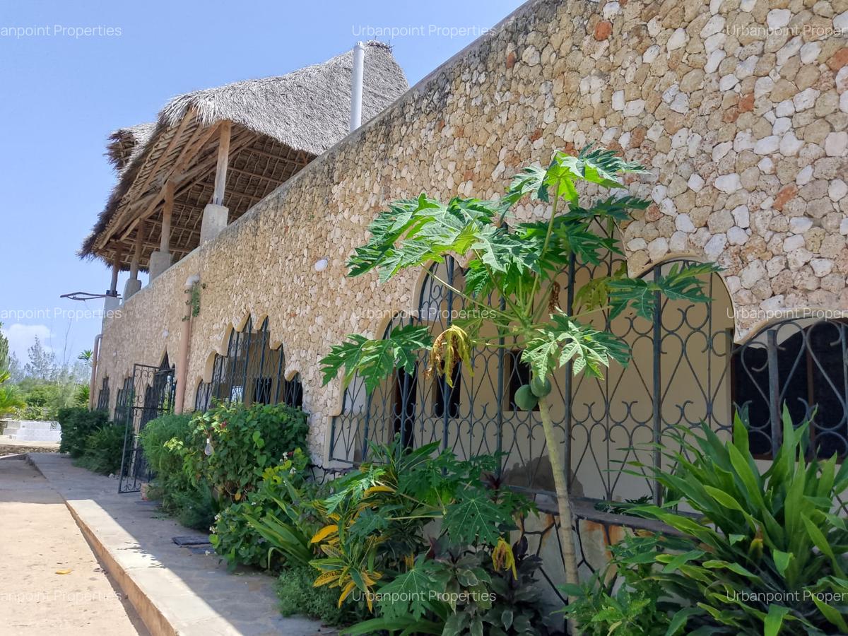 3 Bed House with En Suite in Watamu - 3