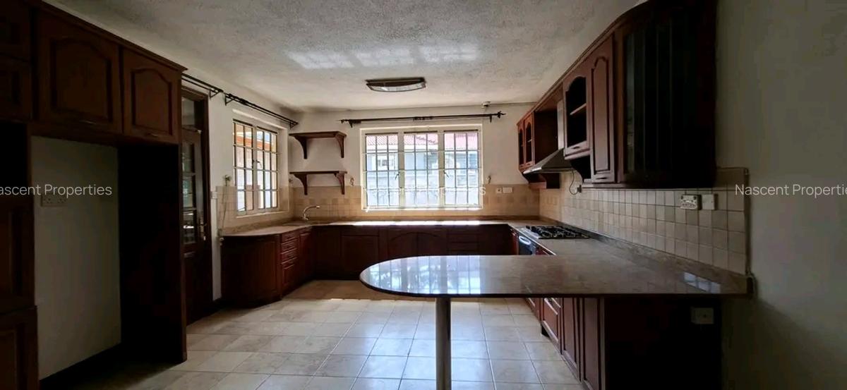 5 Bed House with En Suite in Runda - 5