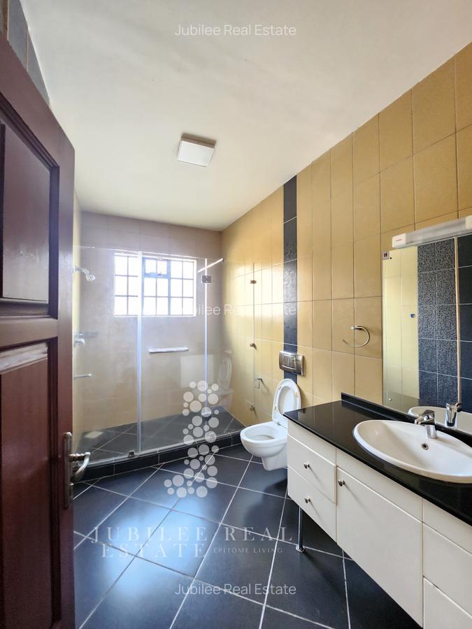 5 Bed Townhouse with En Suite in Lower Kabete - 16