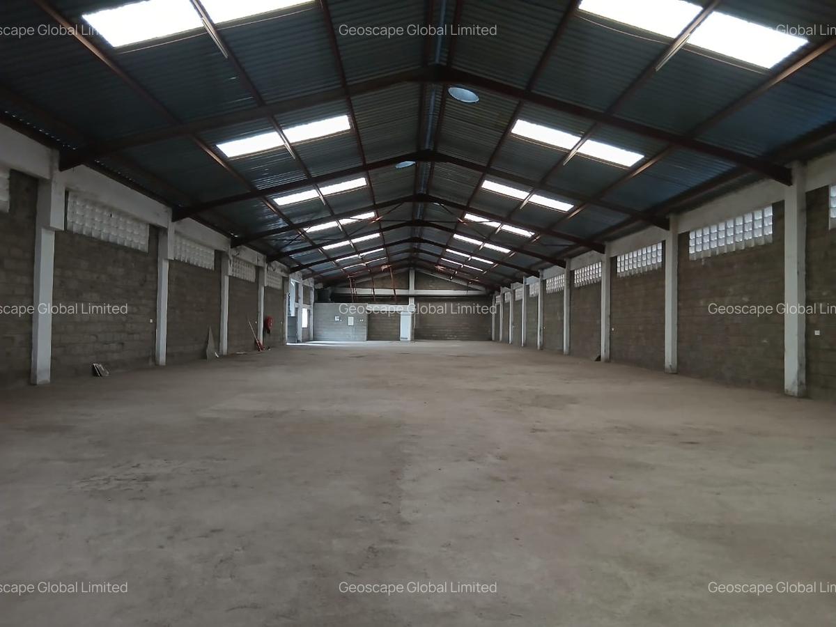 10,500 ft² Warehouse with Parking in Industrial Area - 3