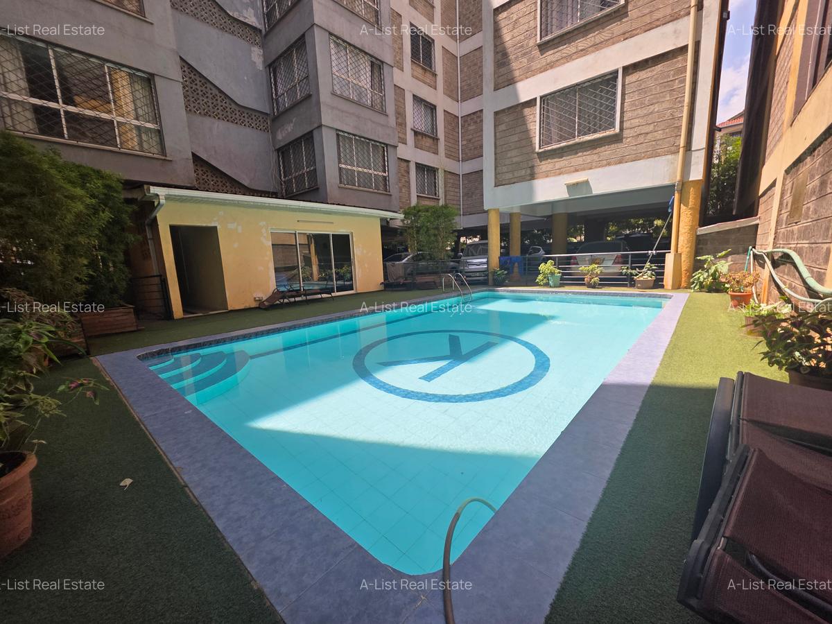 4 Bed Apartment with En Suite at Henred Avenue - 1