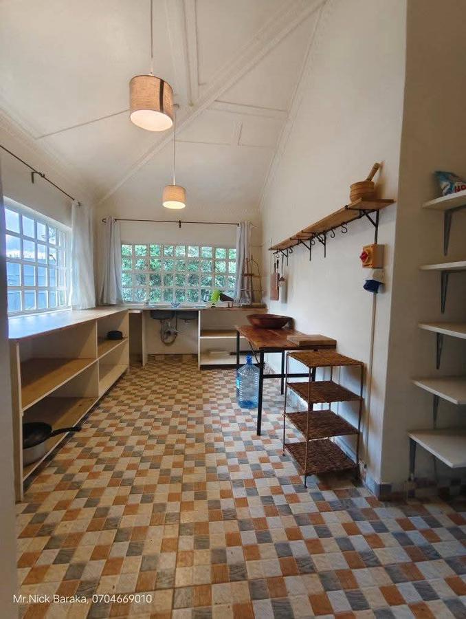 1 Bed House with En Suite at Karen Road - 8