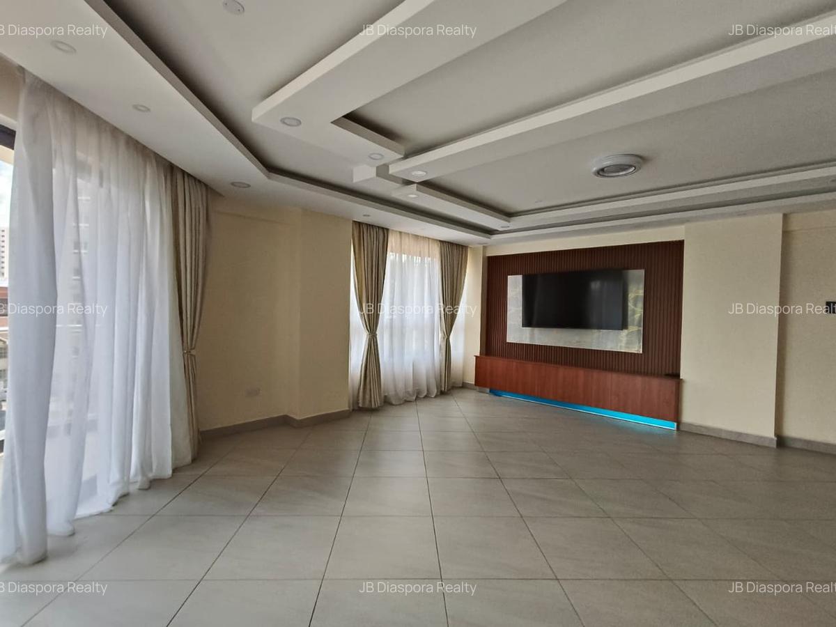 2 Bed Apartment with En Suite at Wood Avenue - 3