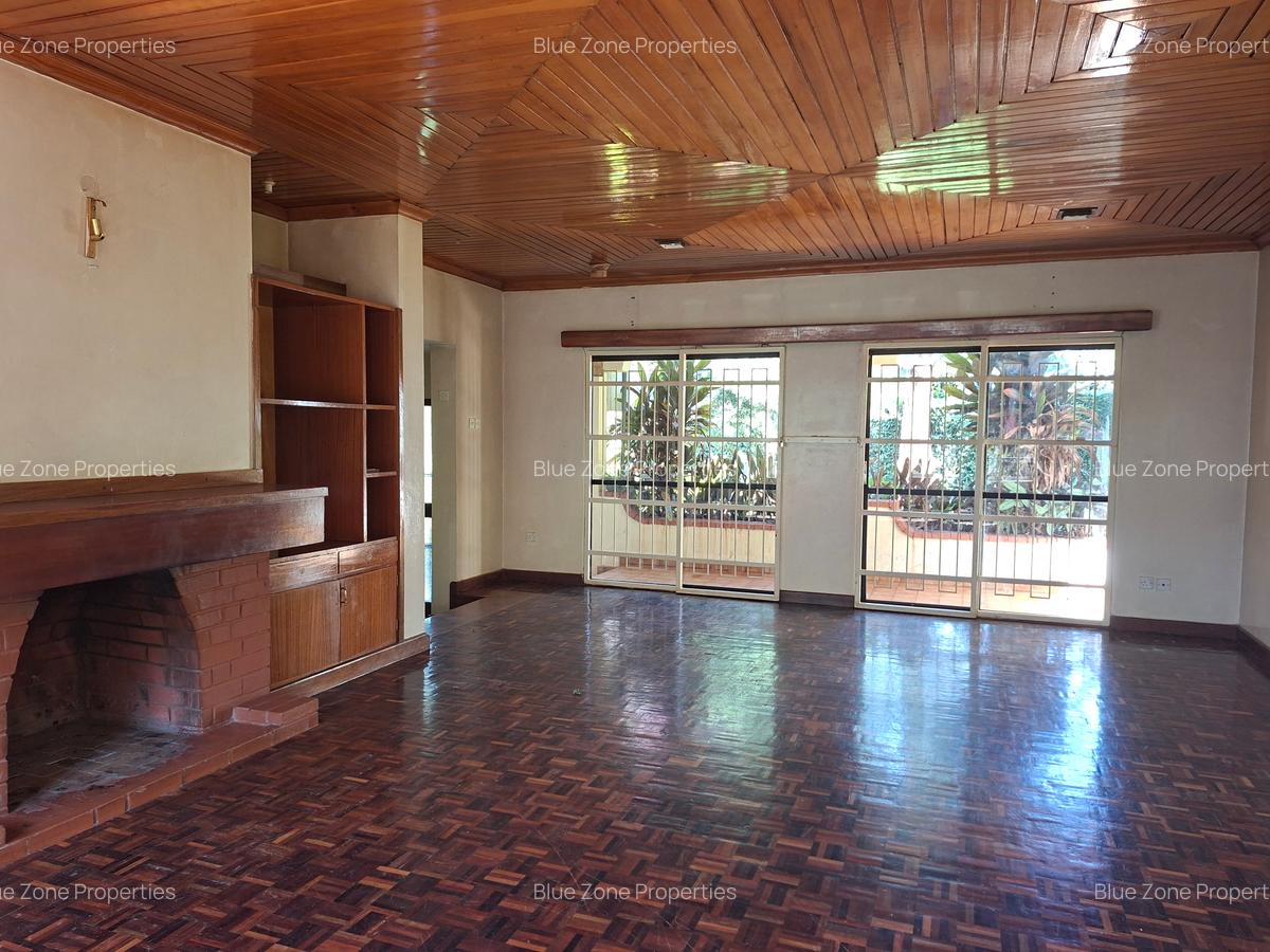 4 Bed House with En Suite at Off Redhill Dr - 4