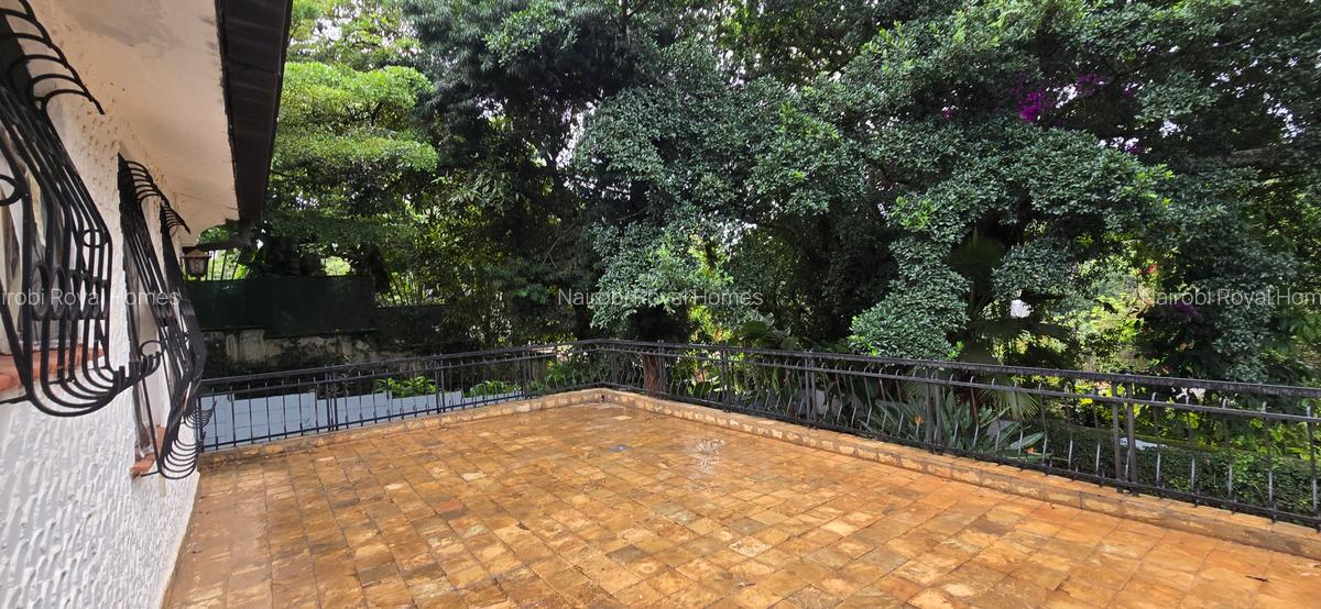 4 Bed House with En Suite at Hill View - 13