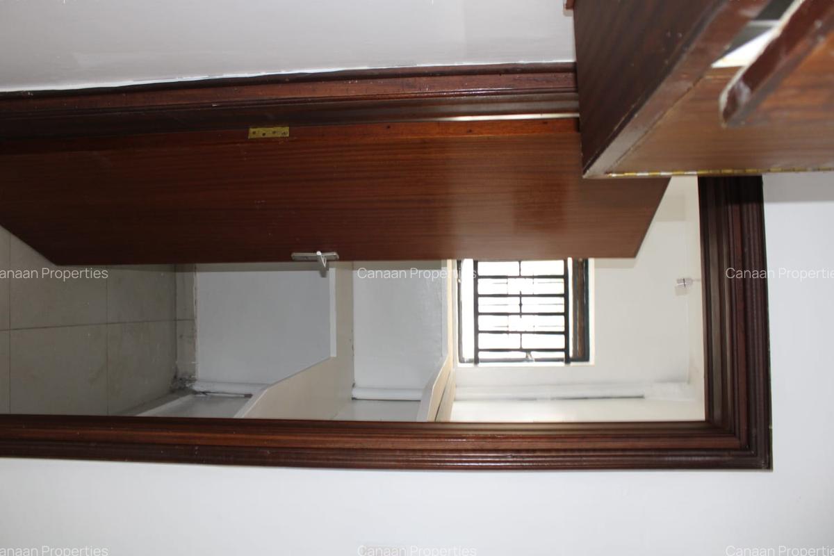 4 Bed Townhouse with Garden in Kilimani - 5