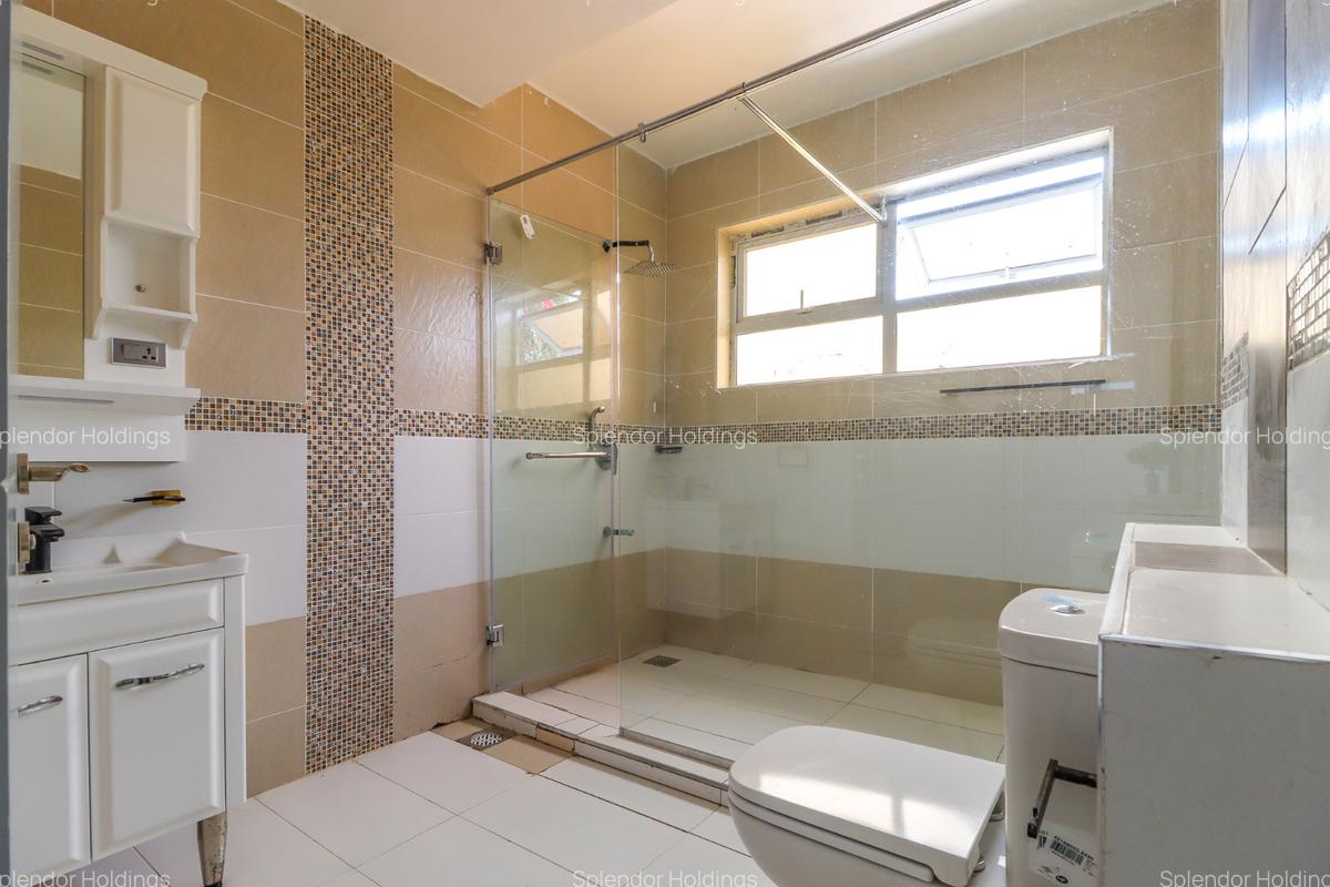 5 Bed Apartment with En Suite in Kilimani - 11