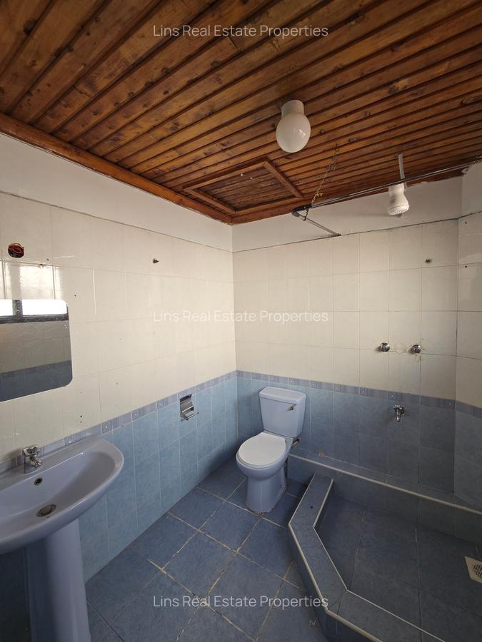 4 Bed Townhouse with En Suite in Lavington - 18