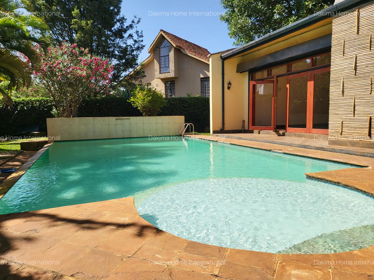 4 Bed House with En Suite in Runda - 17