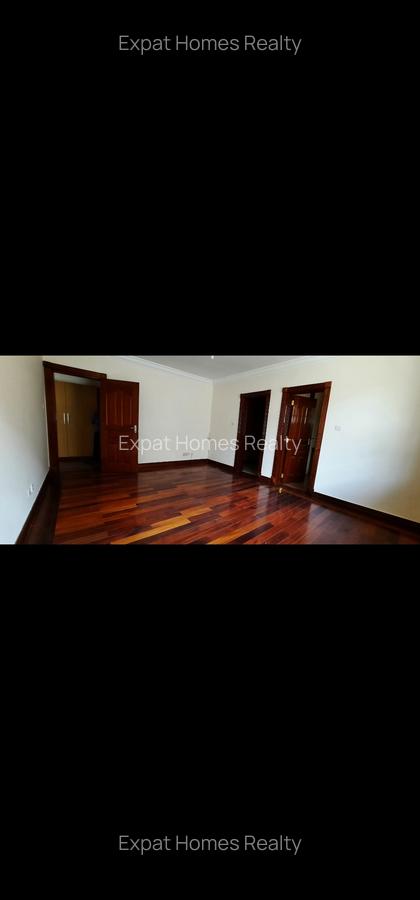 4 Bed House with En Suite in Lavington - 6