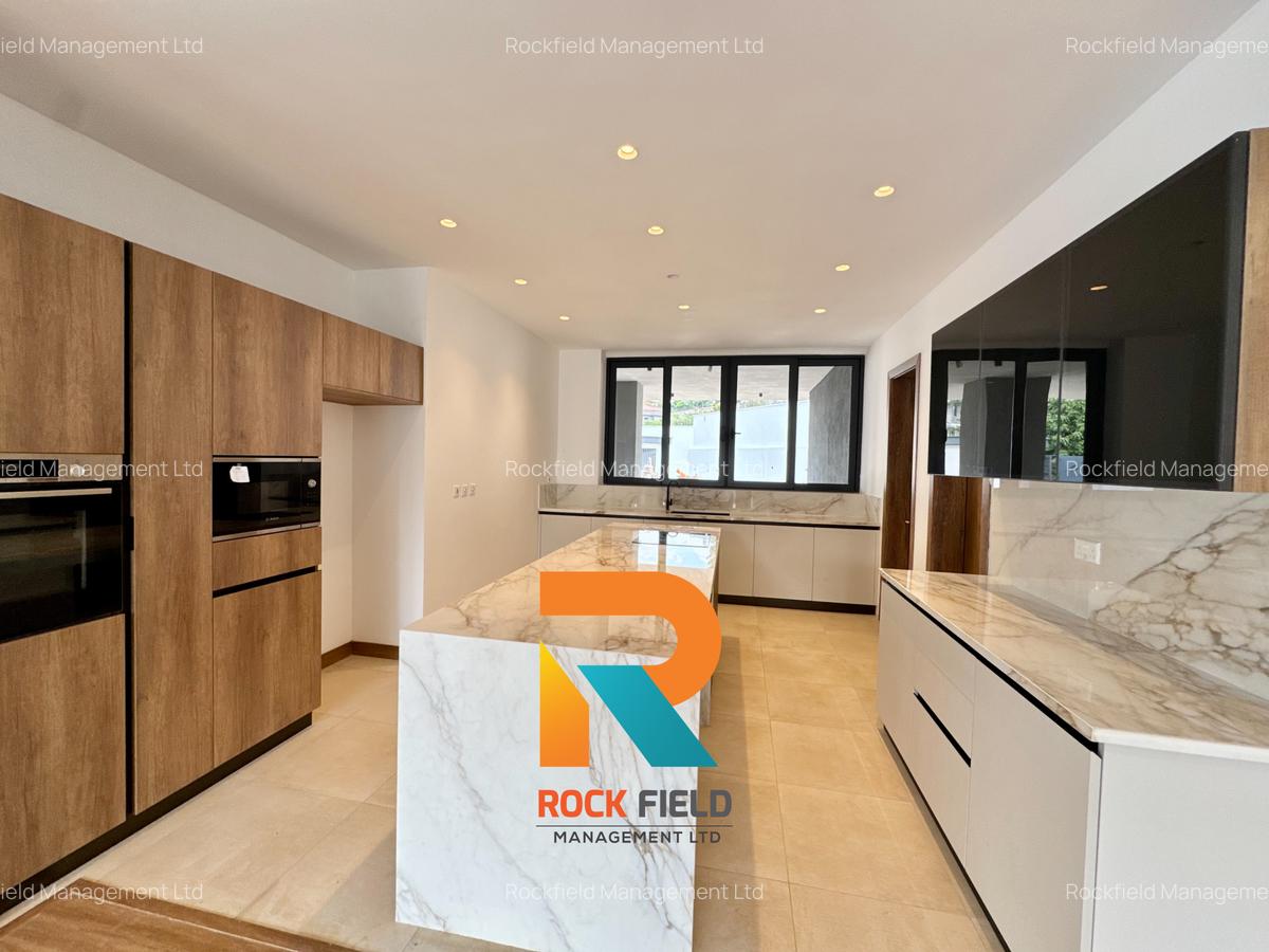 5 Bed Townhouse with En Suite at Off Redhill Road - 5