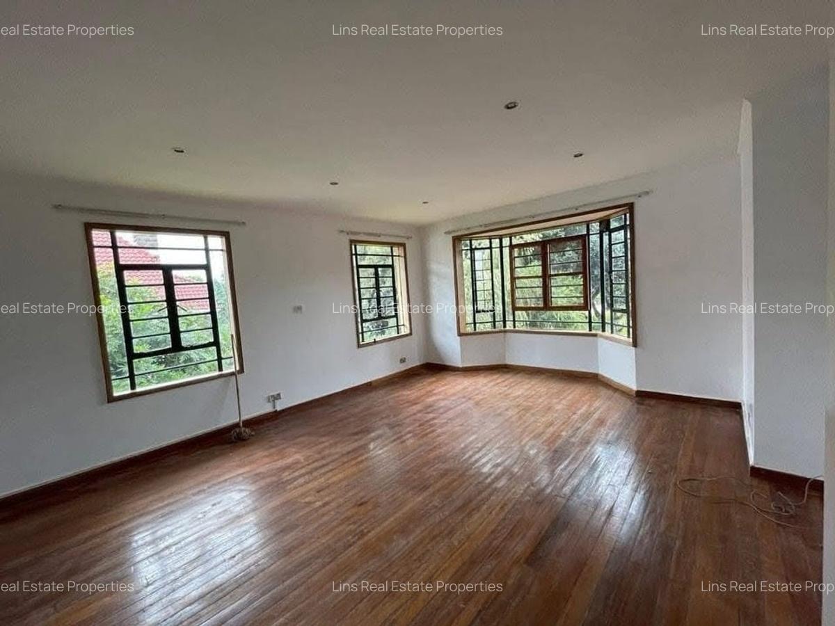 4 Bed House with En Suite in Runda - 4
