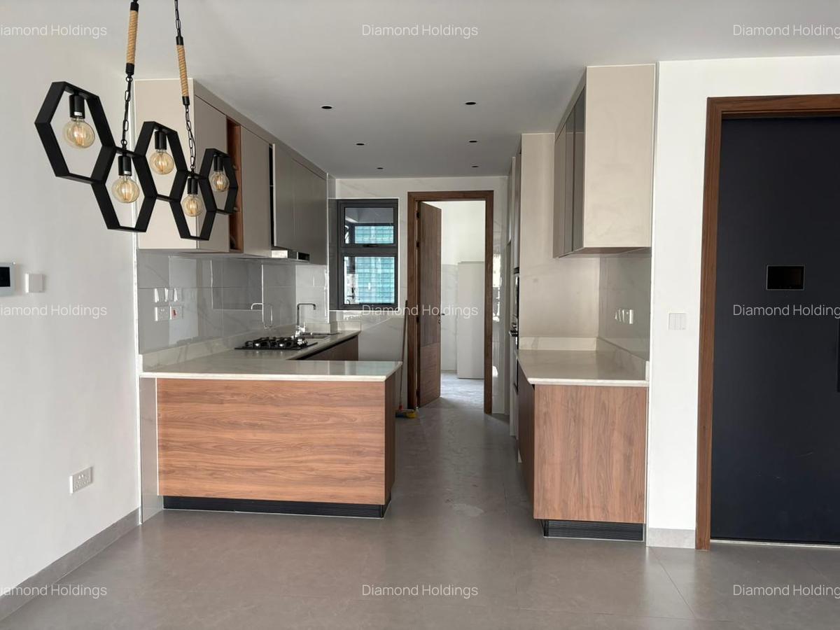 2 Bed Apartment with En Suite in General Mathenge - 11