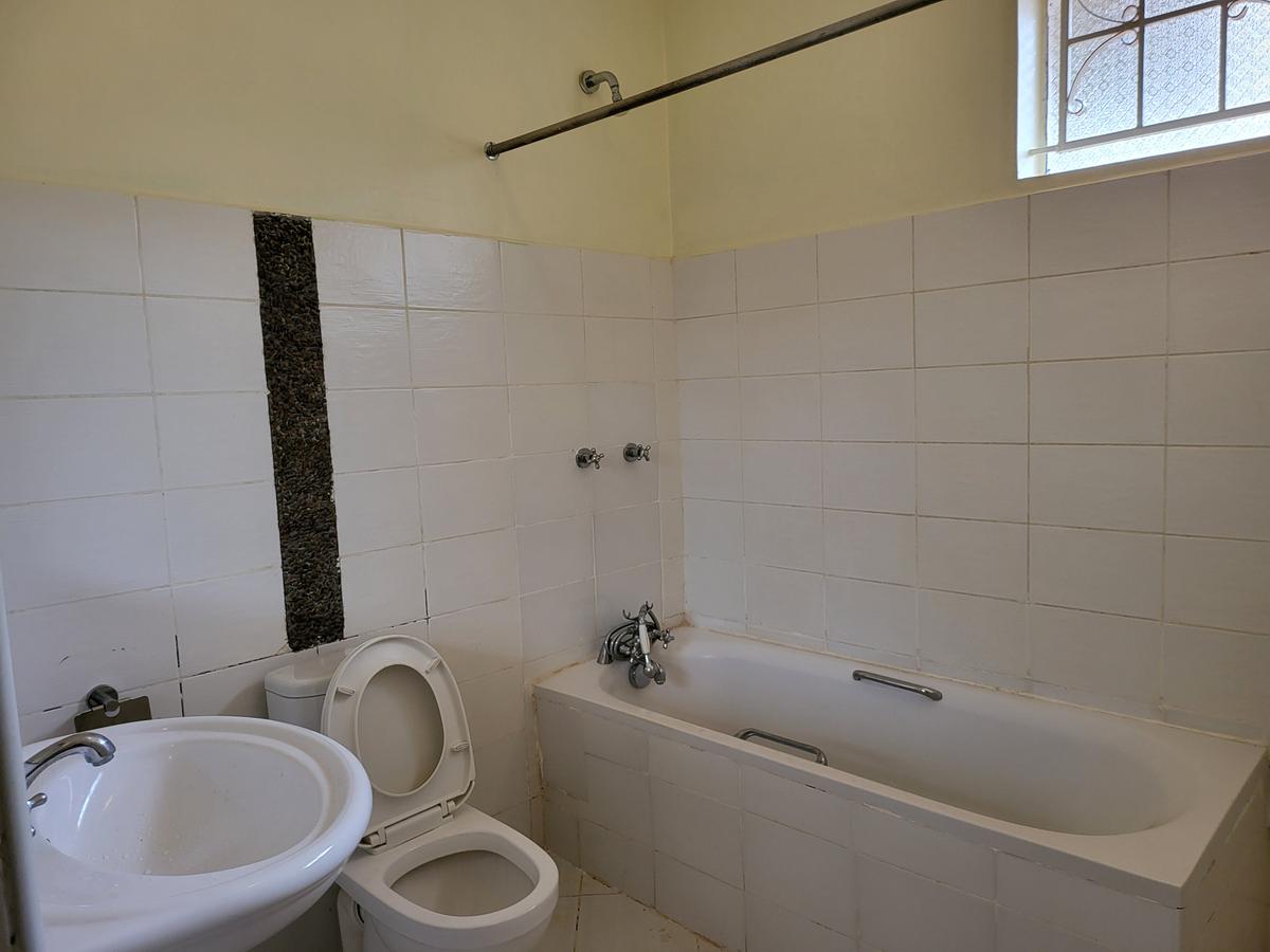 4 Bed House with En Suite in Runda - 6