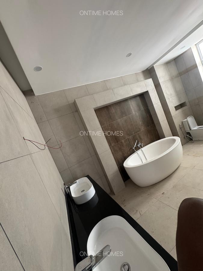 4 Bed Villa with En Suite at Westlands - 14