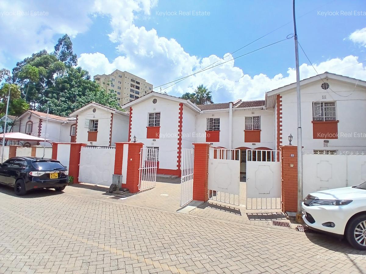 5 Bed Townhouse with En Suite at Lavington - 3